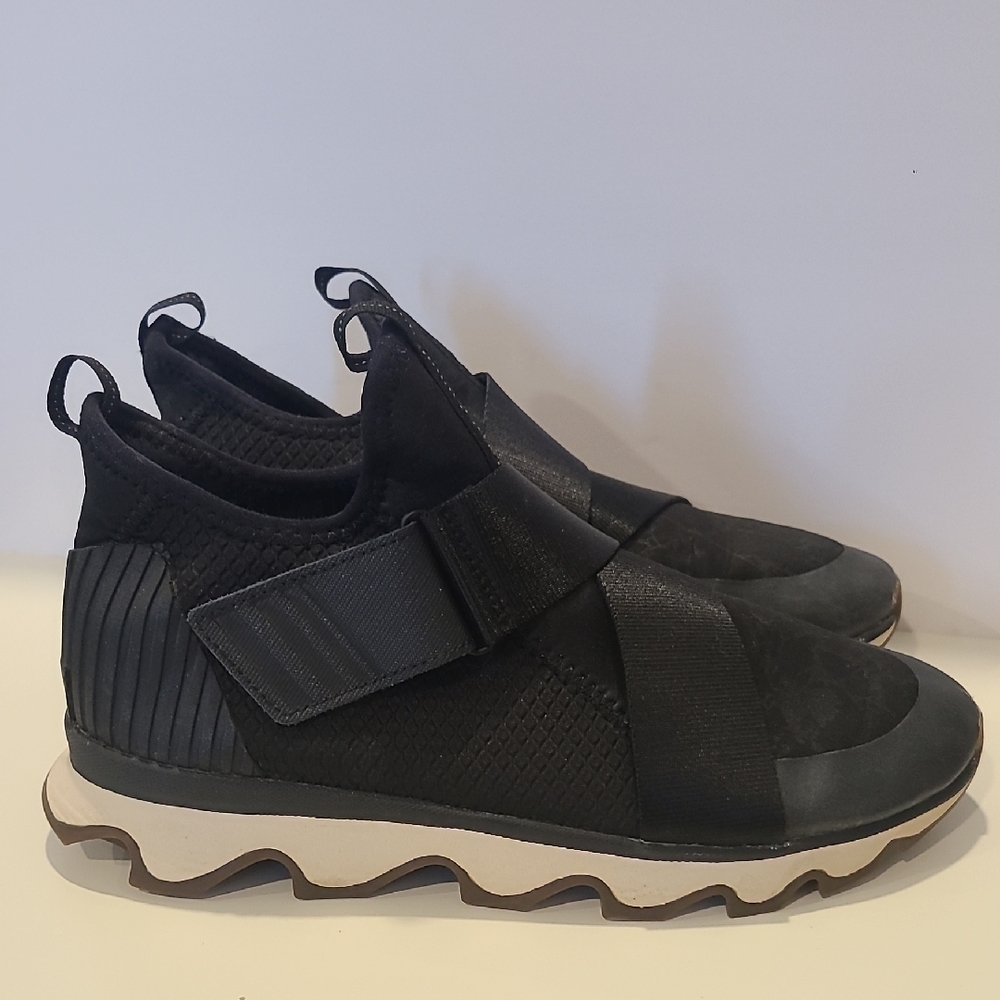 Sorel Kinetic Black Slip-On Sneakers Women's 9